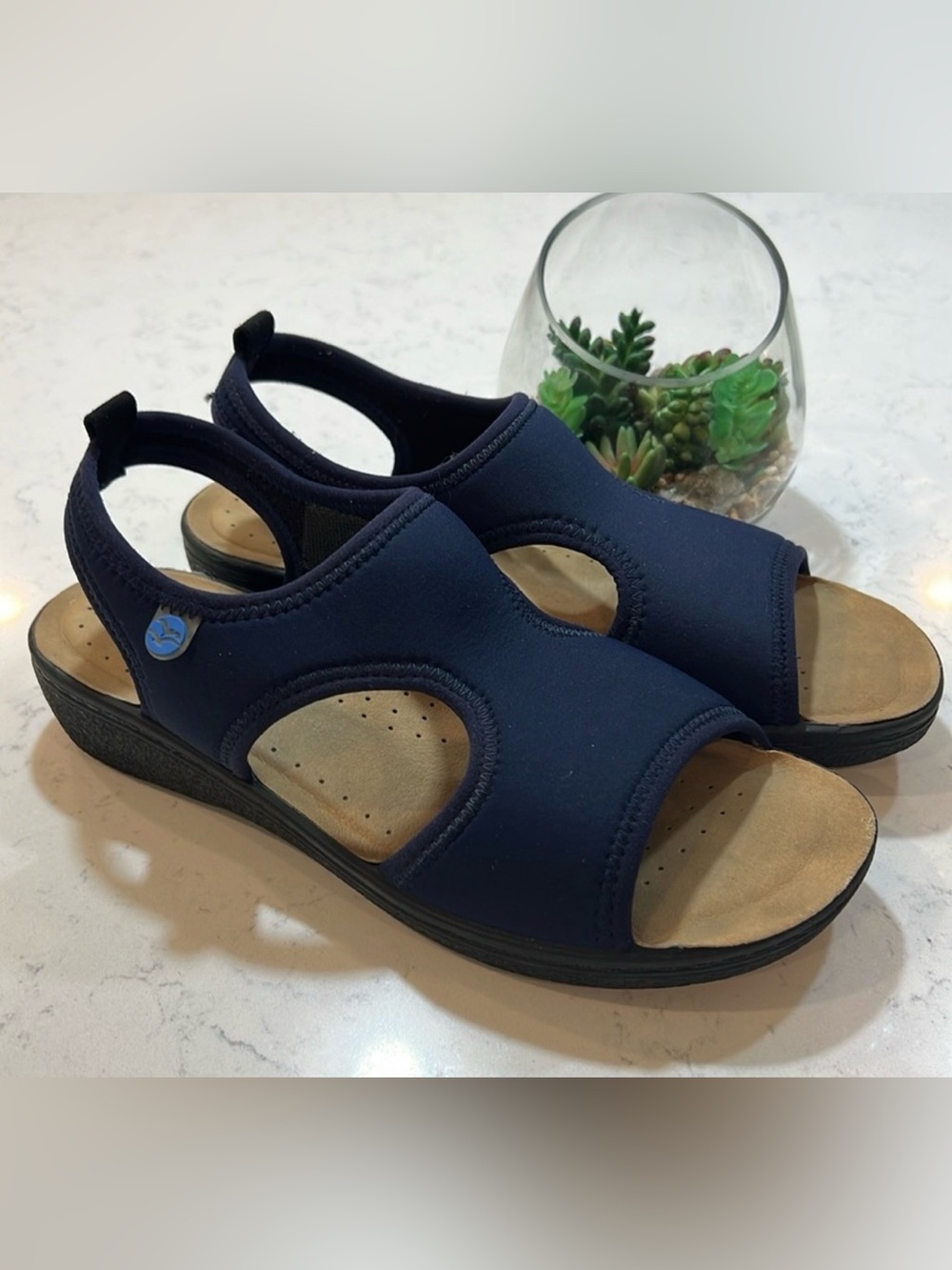 Fly Flot Italian women's comfort cloth sandal size US 9
